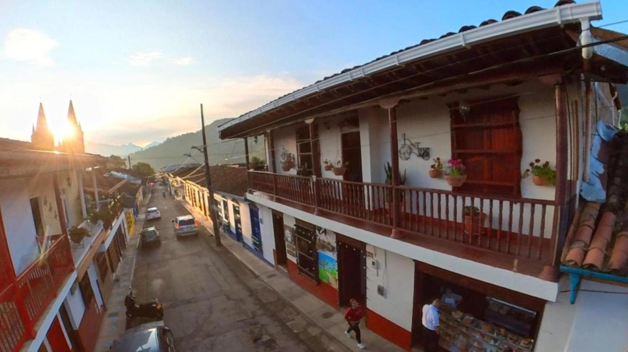 La Casa De Las Flores Hostal Hotel Jardin Exterior photo