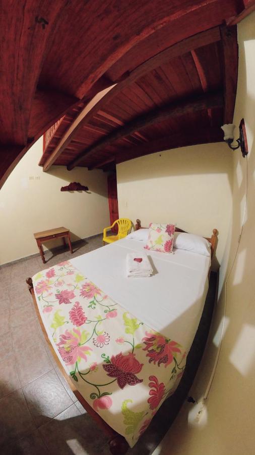 La Casa De Las Flores Hostal Jardin Exterior photo