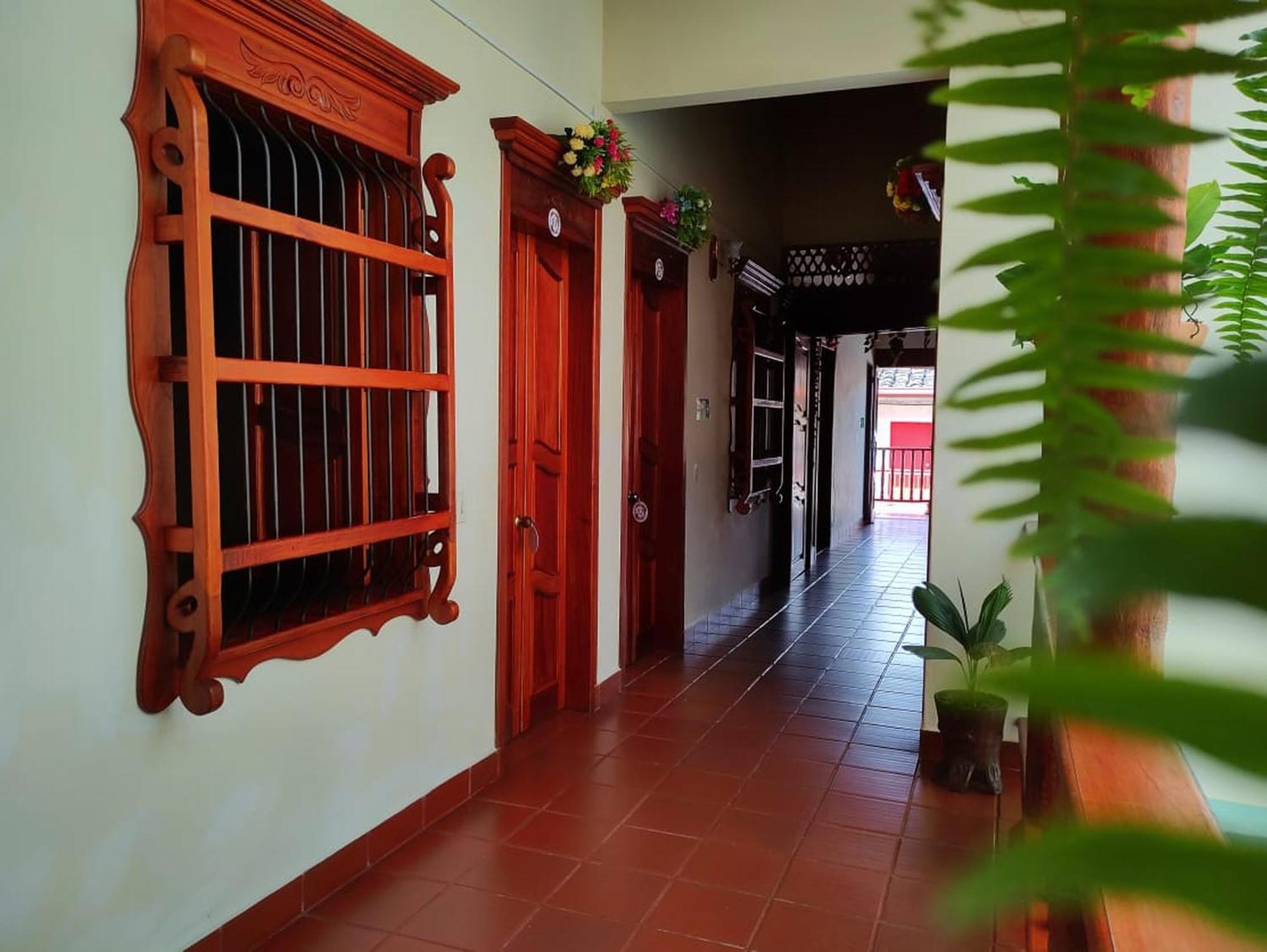 La Casa De Las Flores Hostal Jardin Exterior photo