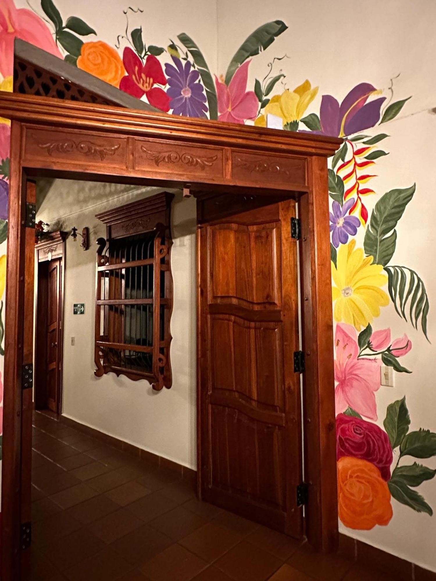 La Casa De Las Flores Hostal Jardin Exterior photo